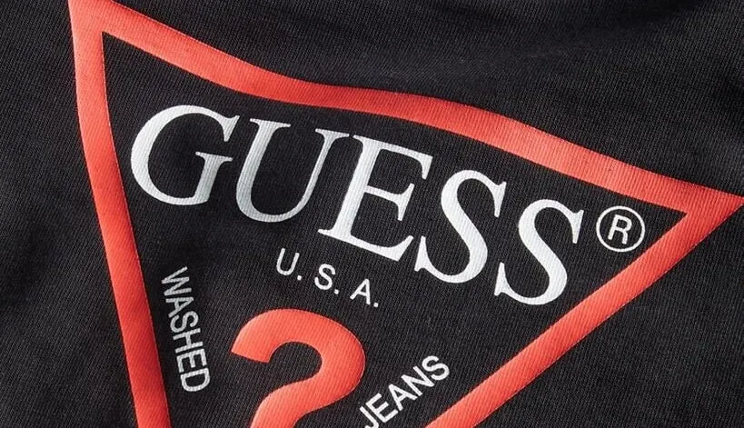 Футболки от Guess и Hugo Boss жестко обесценились. На Lamoda их отдают по цене масс-маркета