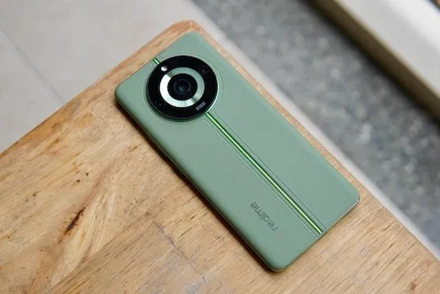 Подешевел хитовый Realme. Вот 5 его главных фишек