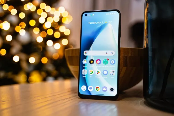 3 крутых смартфона до 20 тысяч рублей. От хитового Infinix до стильного Tecno