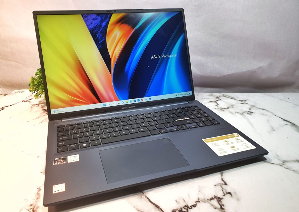 Asus vivobook 16