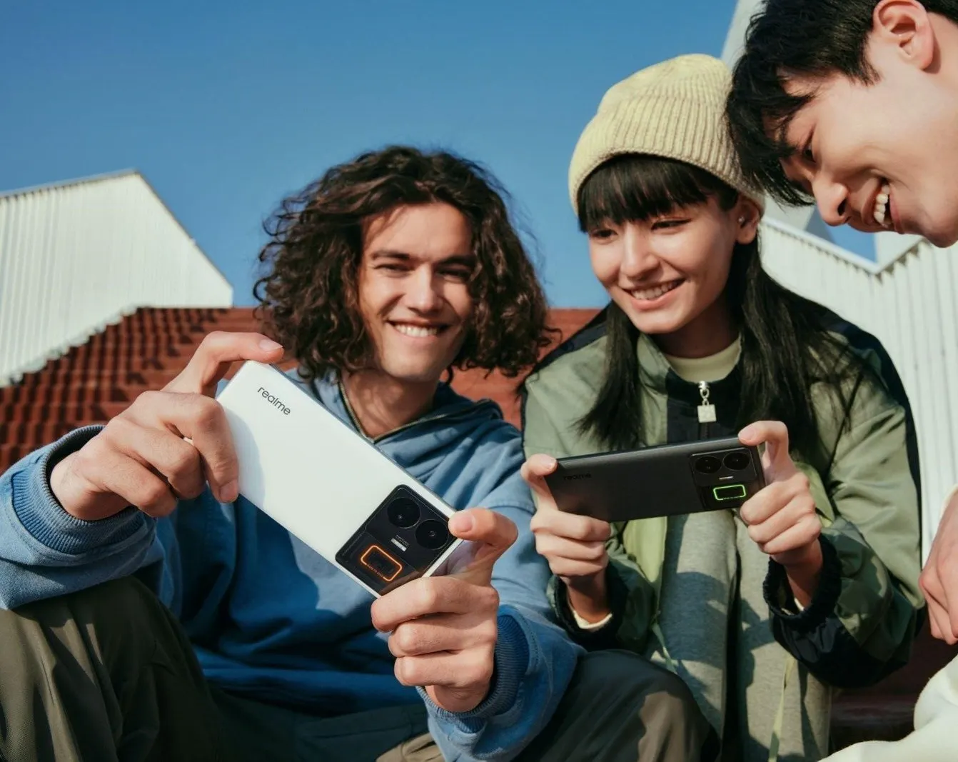 Главный флагман Realme подешевел вообще везде. У него есть 3 уникальные фишки