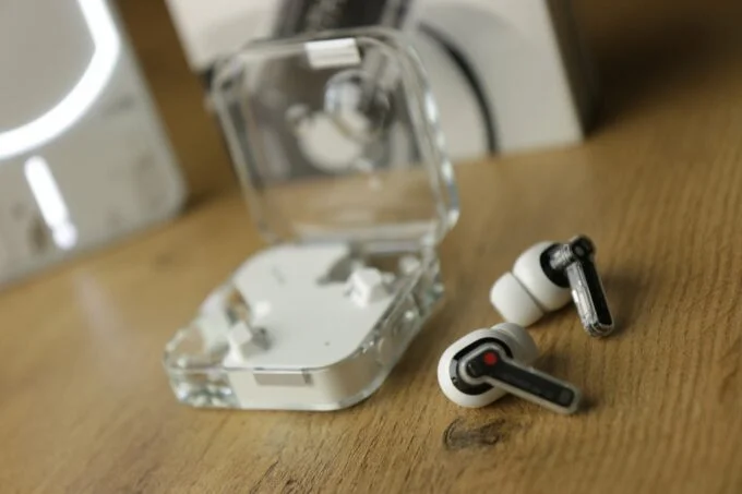 Nothing Ear (2)