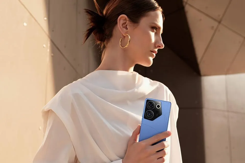 Этот недооцененный Tecno — лучший смартфон до 30 тысяч рублей. У него крутые камеры и бесконечная память