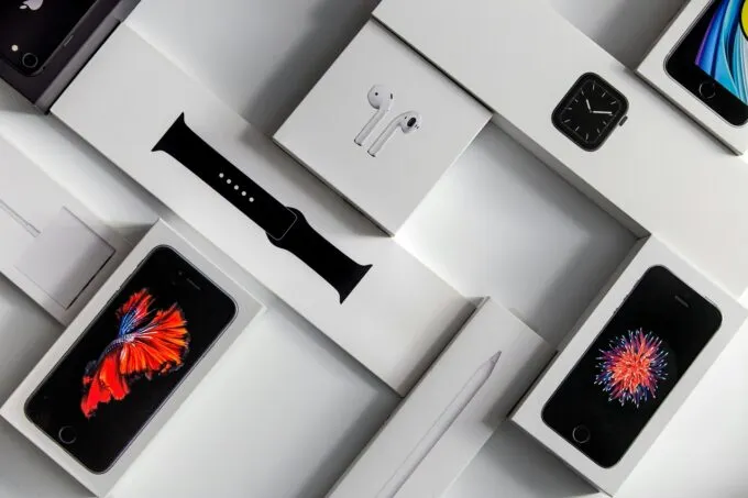 Гаджеты Apple –iPhone, AirPods, Apple Watch и другие