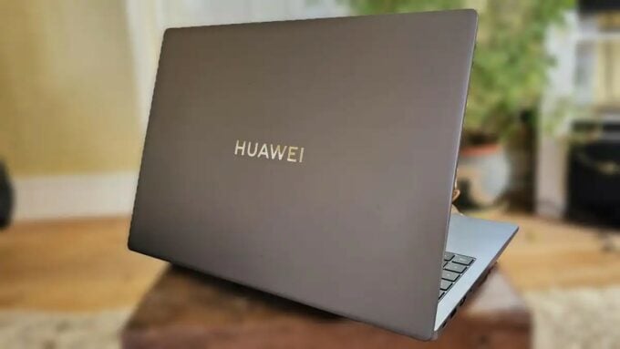 Huawei MateBook D16 (2024)