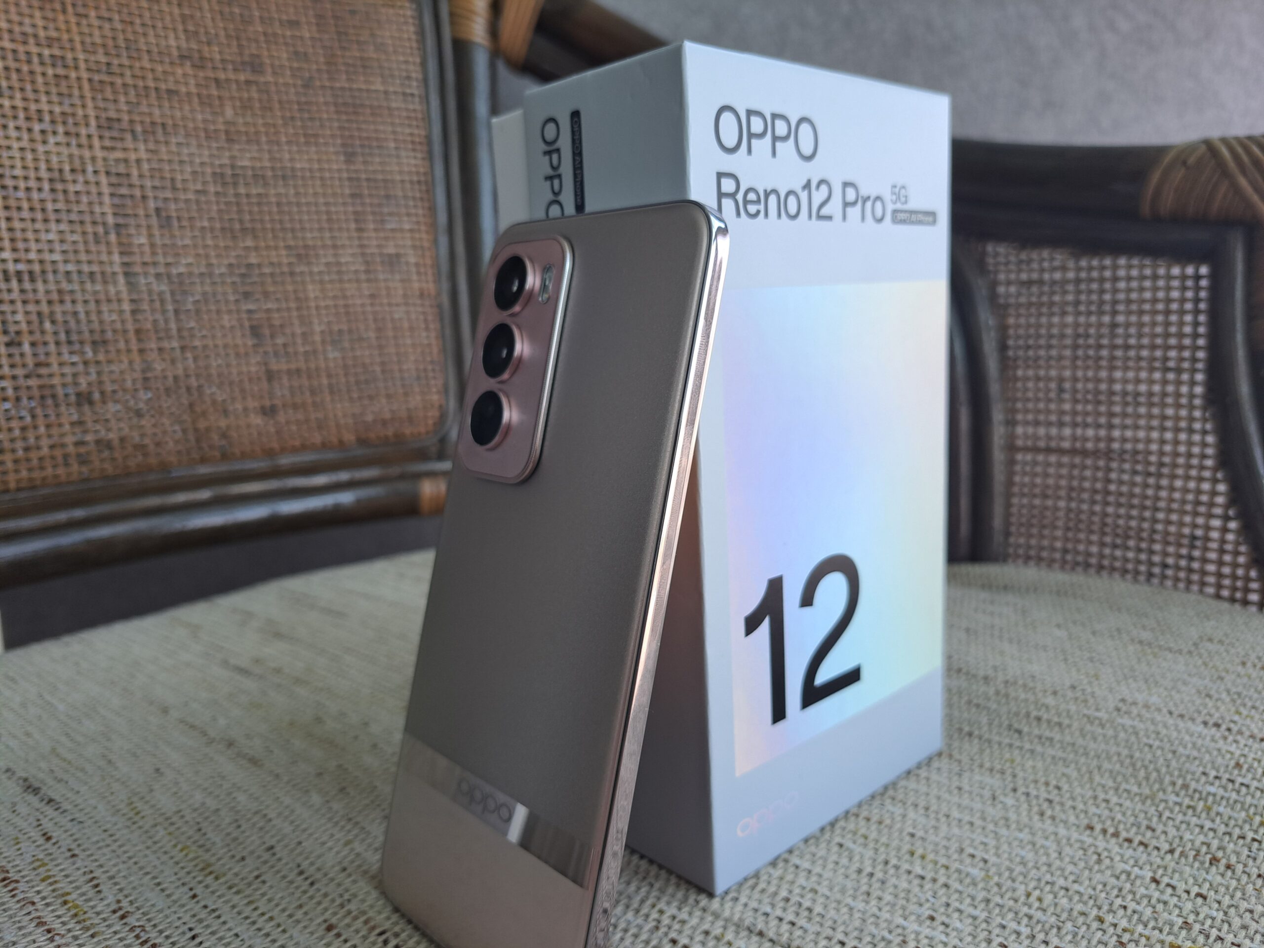 Смартфон Oppo Reno 12 Pro