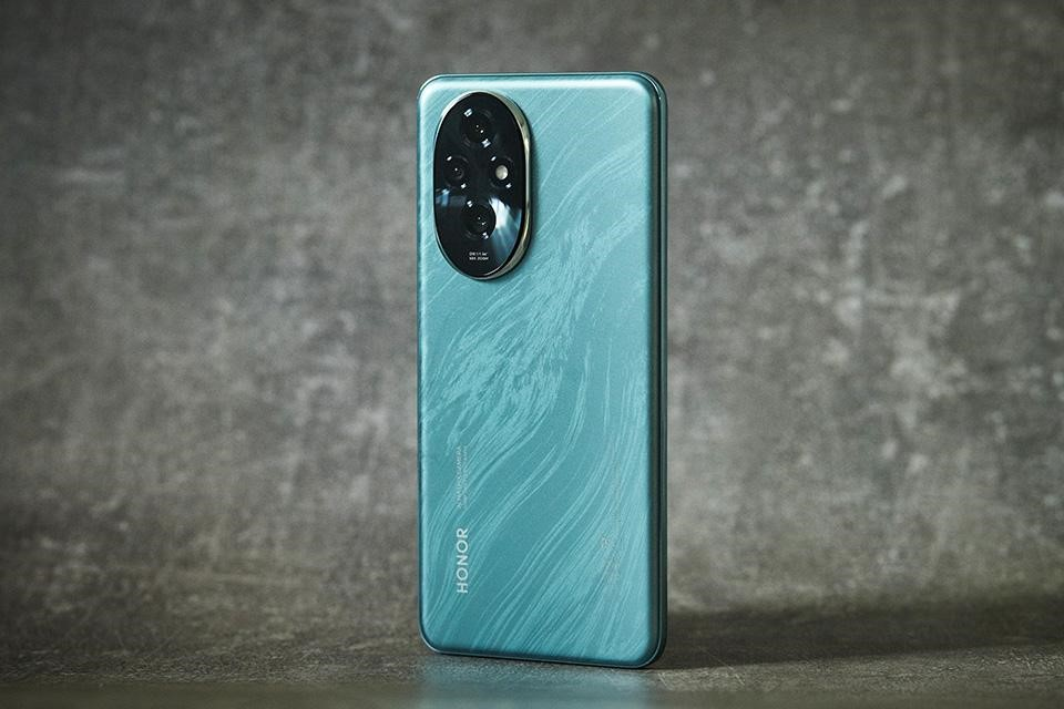 Смартфон Honor 200