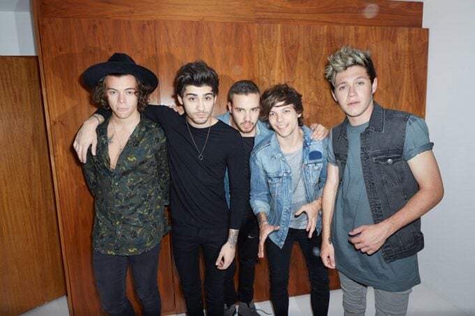 One Direction (Пейн в центре)