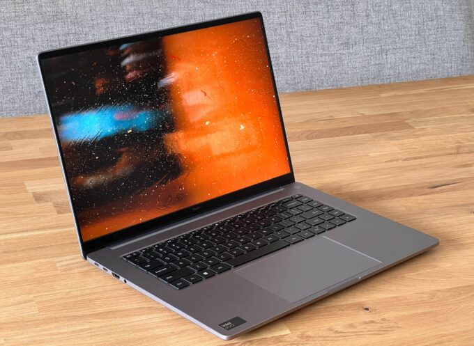 Xiaomi RedmiBook Pro 16 (2024)