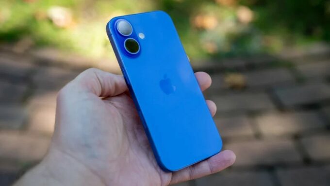 iPhone 16