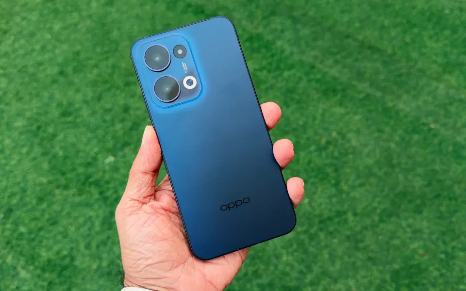 Смартфон Oppo Reno 13