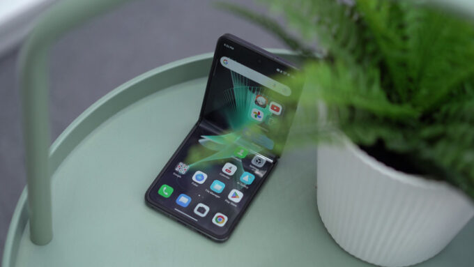 Infinix Zero Flip