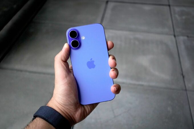 iPhone 16