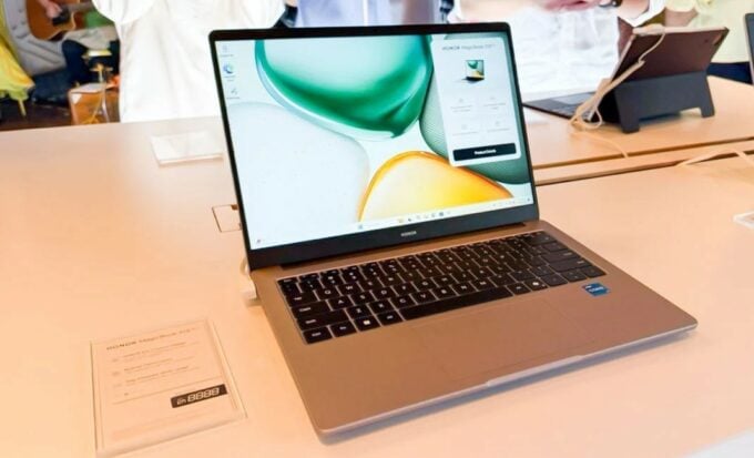 Honor MagicBook X14 (2025)