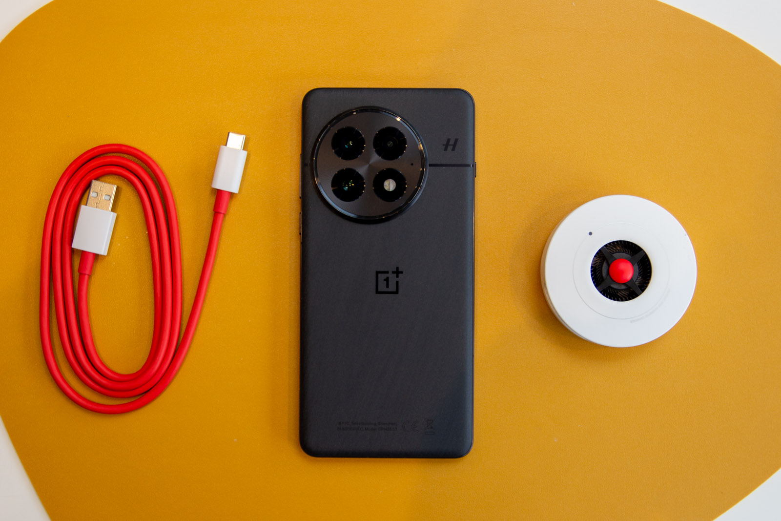 Смартфон OnePlus 13