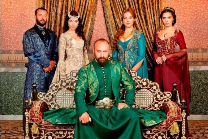 Герои турецкого сериала «Великолепный век»