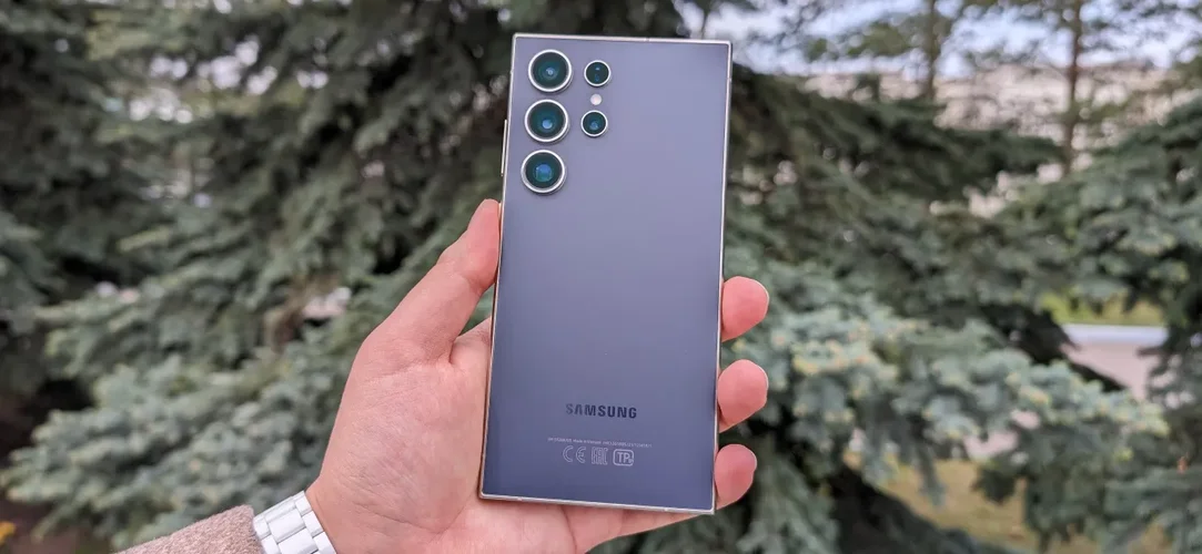 Смартфон Samsung Galaxy S24 Ultra