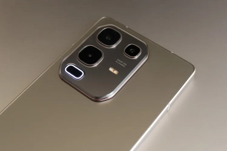Смартфон Infinix Note 50