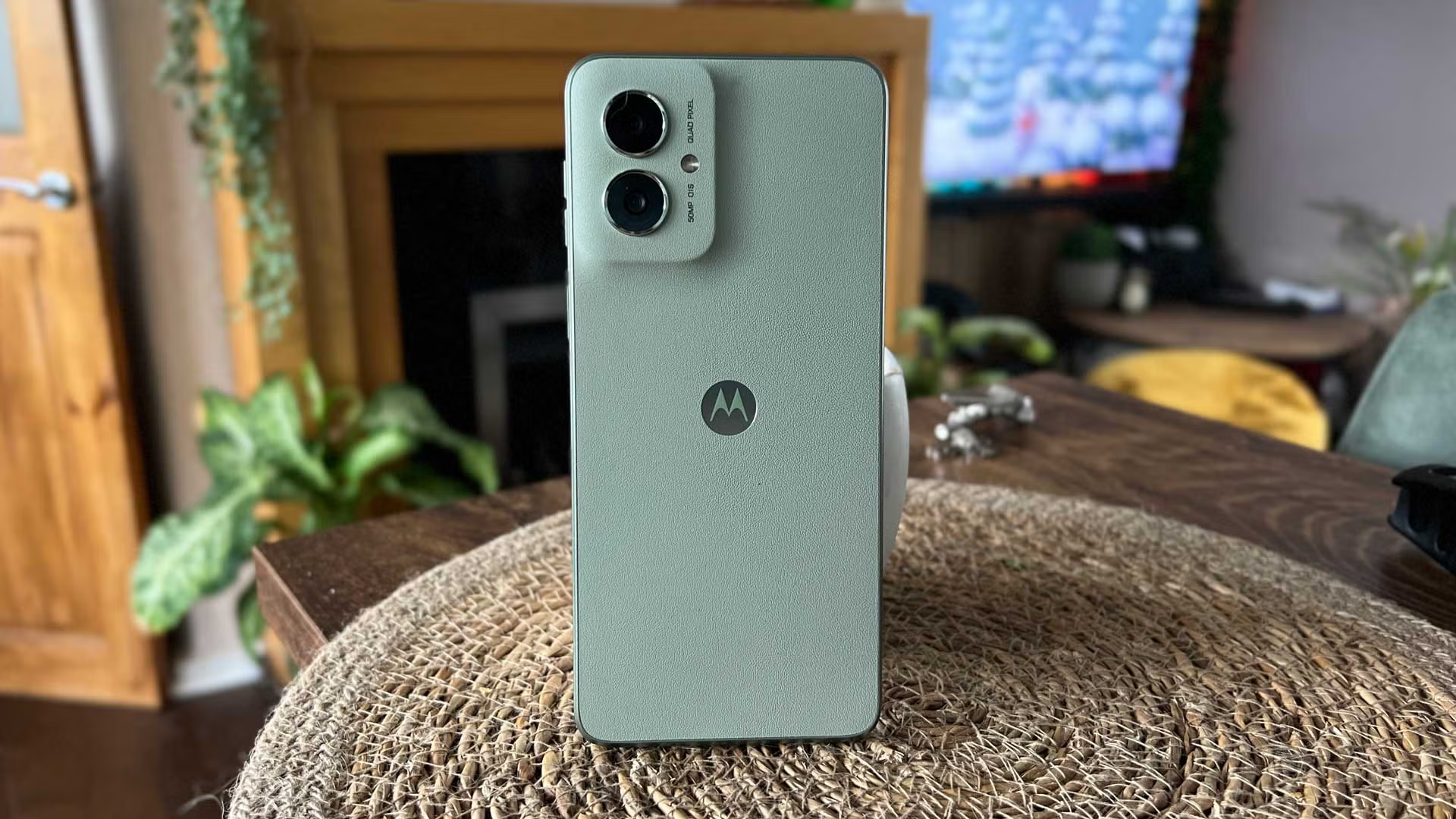 Смартфон Motorola G55