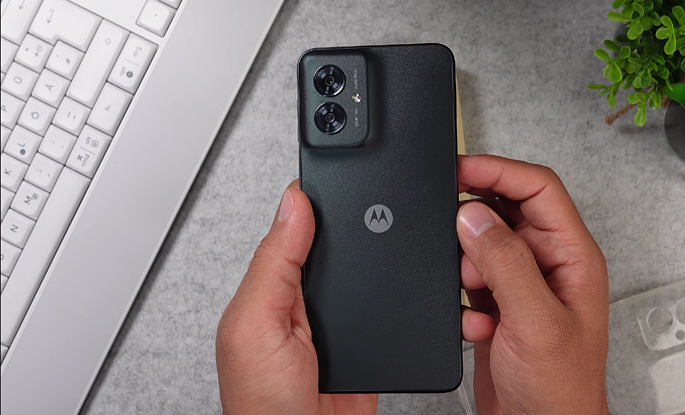Смартфон Motorola G55