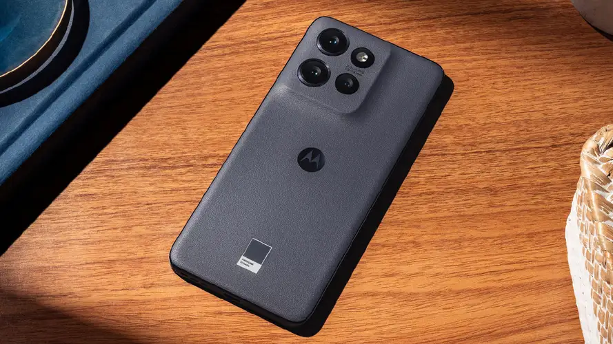 Смартфон Motorola S50