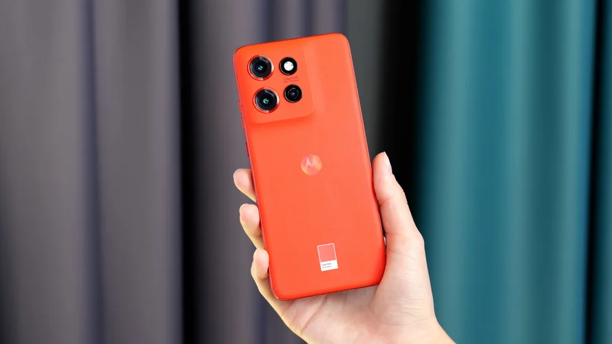 Смартфон Motorola S50