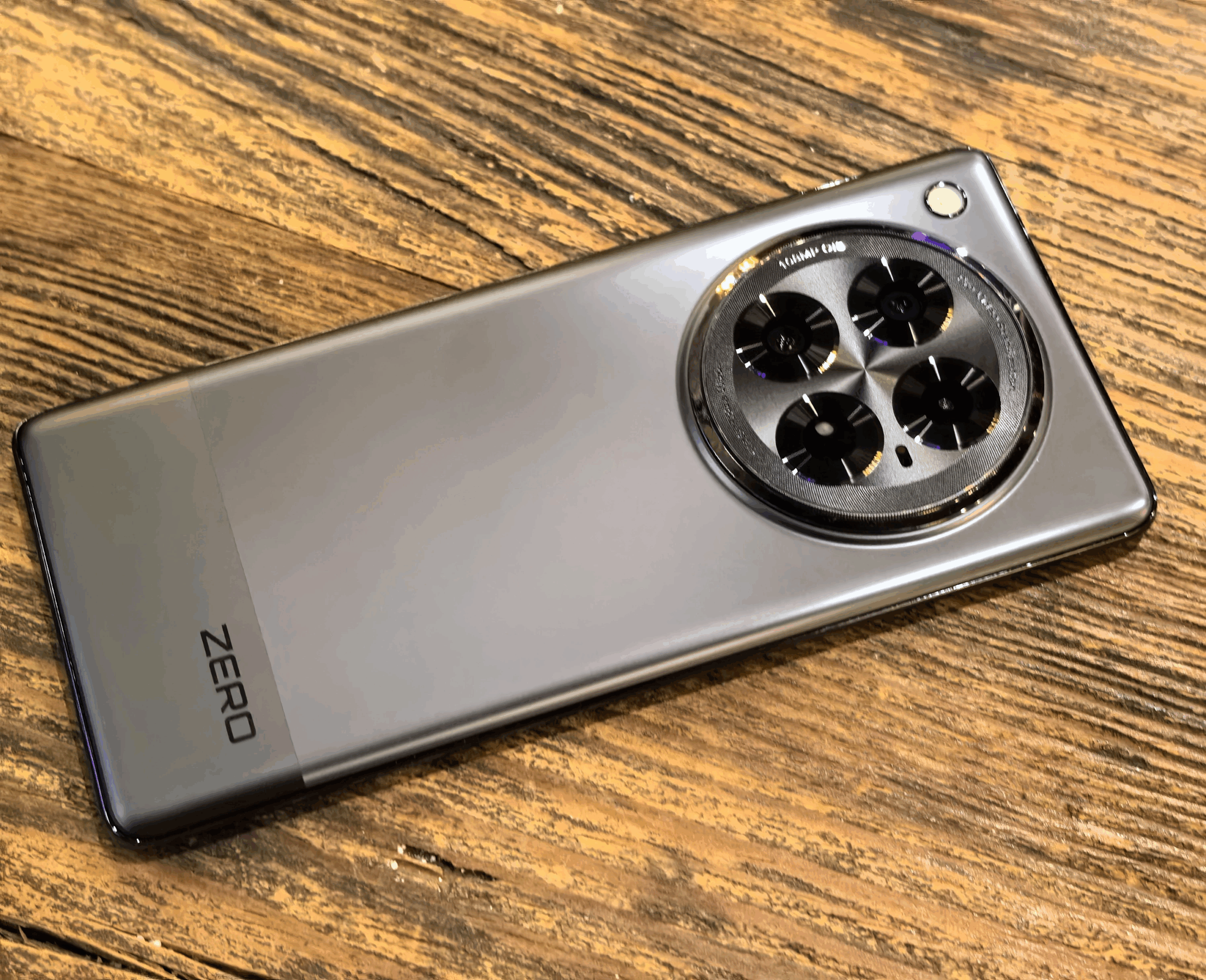 Смартфон Infinix Zero 40 5G