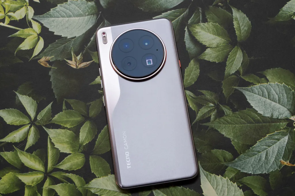 Смартфон Tecno Camon 40 Premier