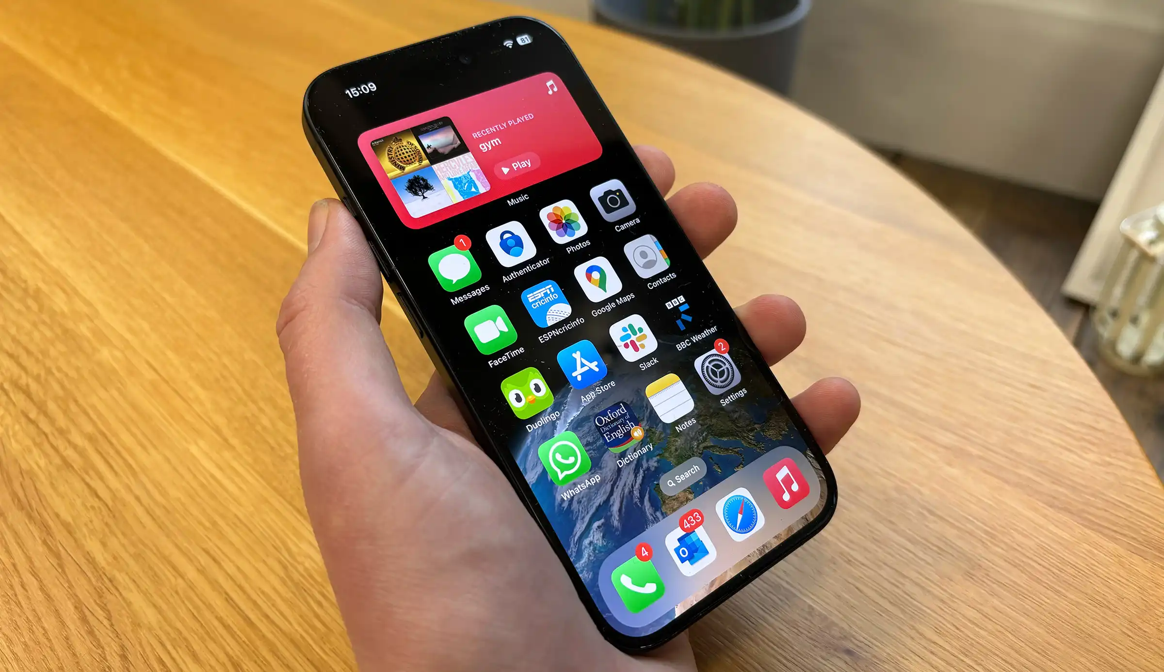 Смартфон Apple iPhone 15