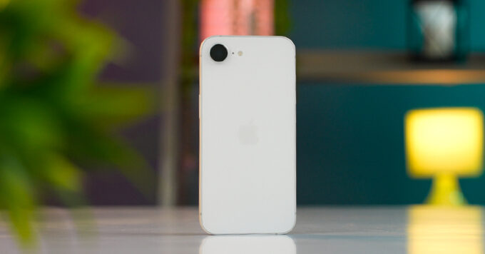 iPhone 16e