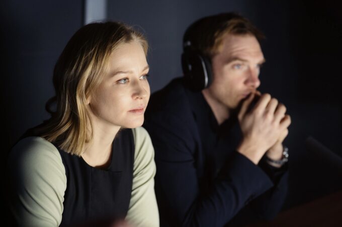Юлия Пересильд и Андрей Бурковский на съемках сериала «Медиатор»