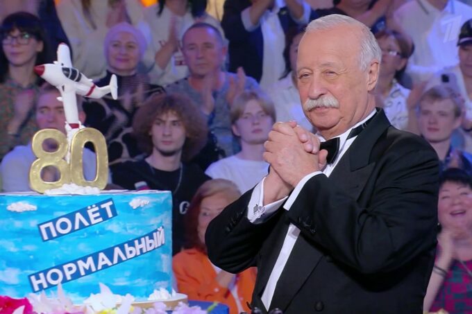 Леонид Якубович в студии капитал-шоу «Поле чудес» 