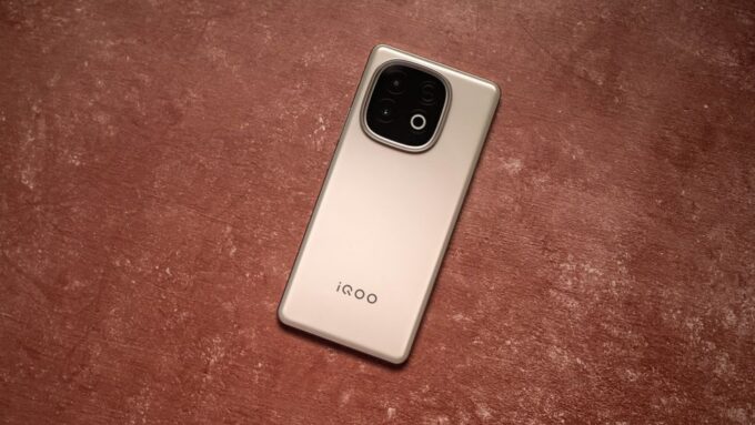 iQOO Neo 10 