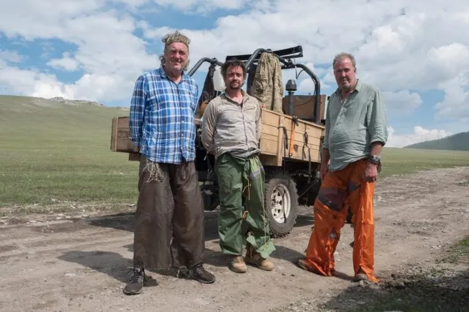 Джеймс Мэй, Ричард Хаммонд и Джереми Кларксон на съемках The Grand Tour в Монголии