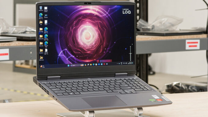 Lenovo LOQ 15IAX9