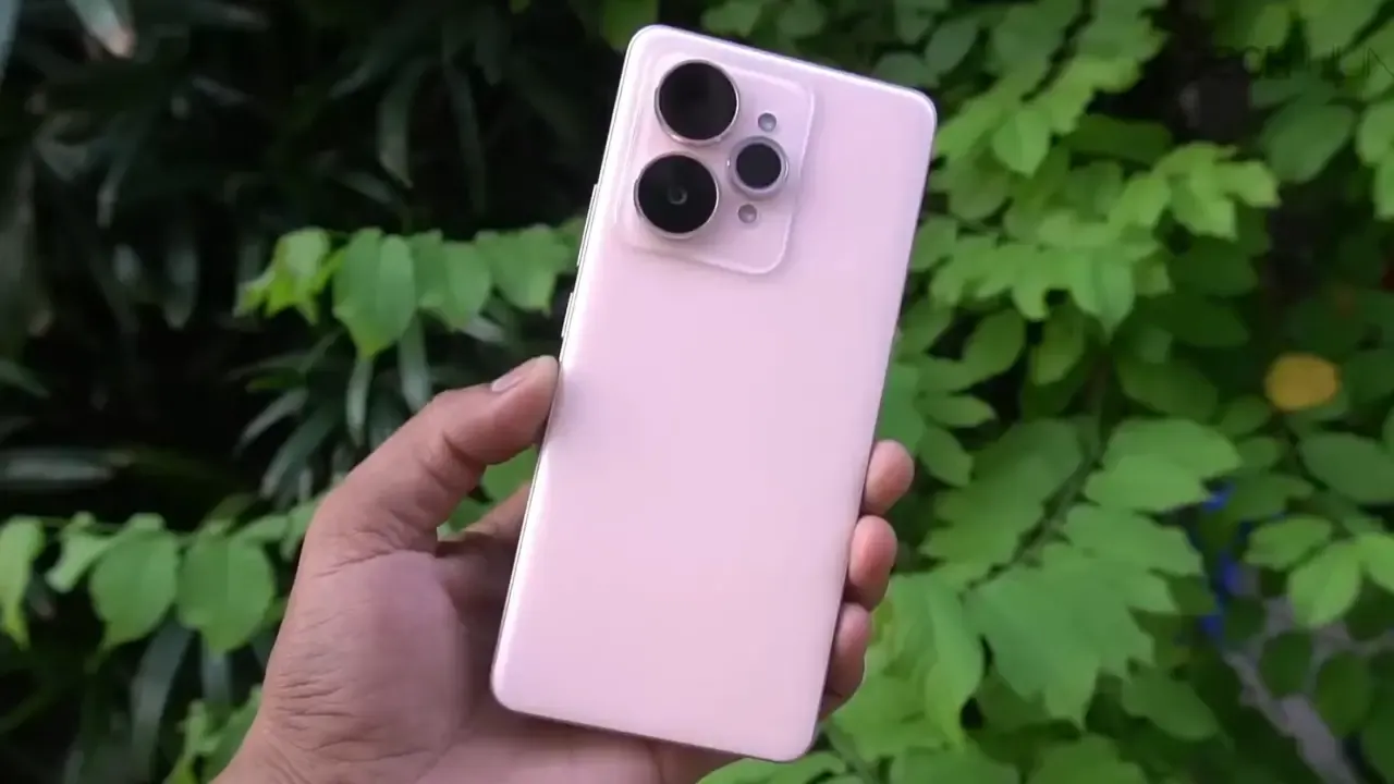 Смартфон Realme 15