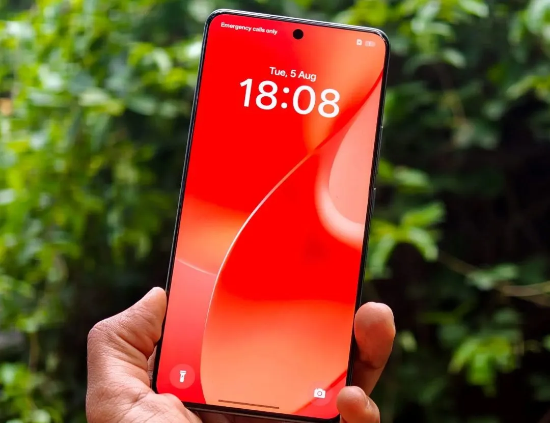 Смартфон Realme 15