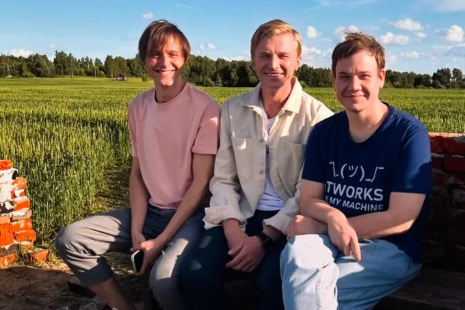 Вадим Дубровин, Вячеслав Чепурченко и Павел Комаров на съемках четвертого сезона сериала ТНТ «Жуки»