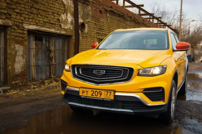 Машина такси в «Яндекс Go» 