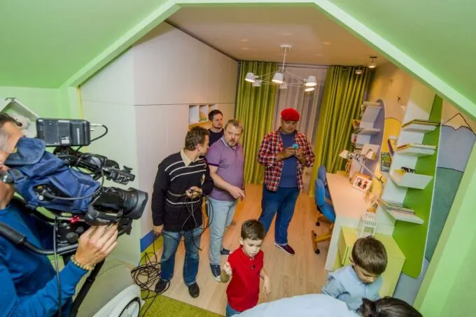 Александр Гришаев (Сан Саныч) на съемках «Школы ремонта» на ТНТ