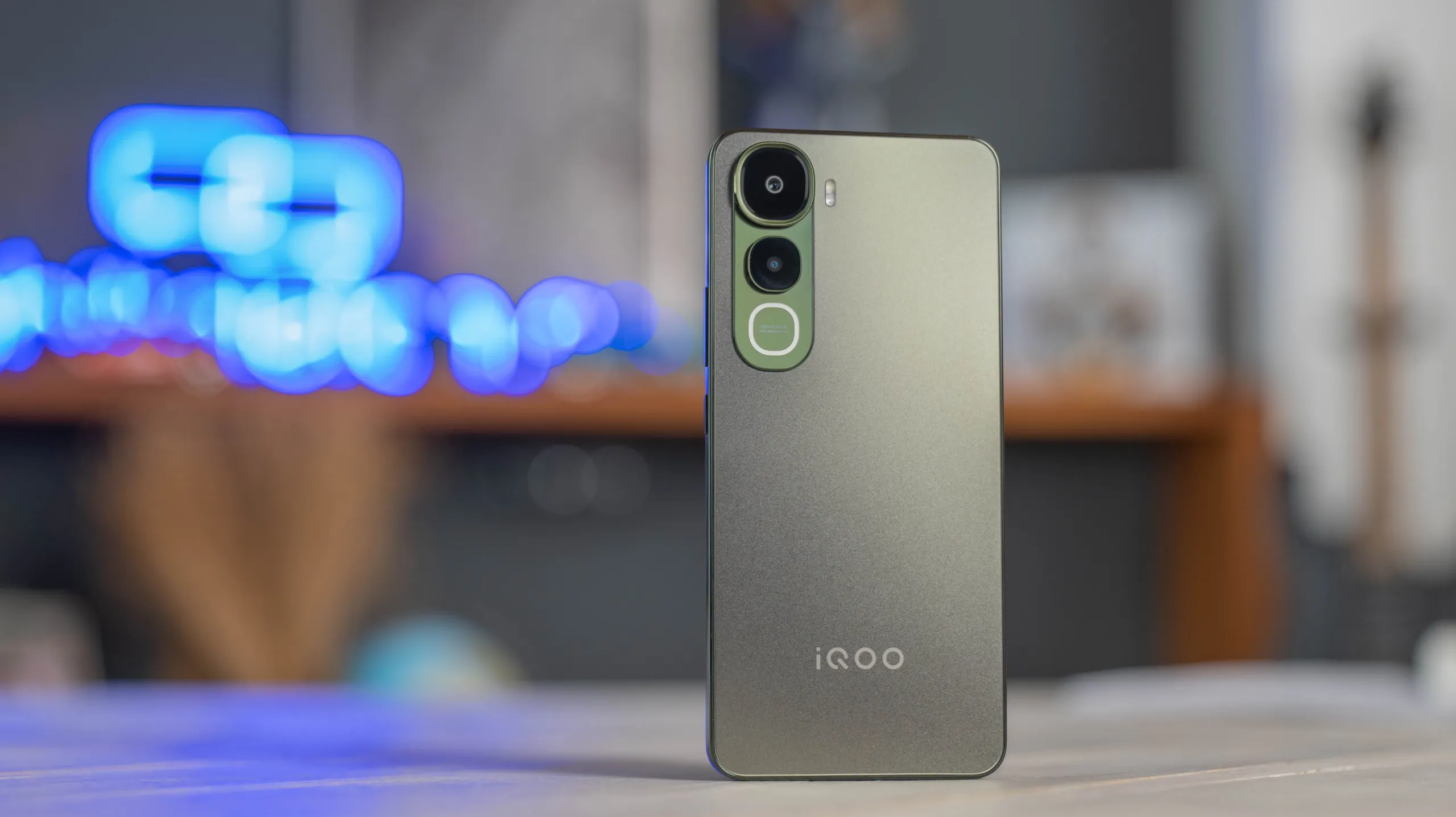 Смартфон iQOO Z10 Lite