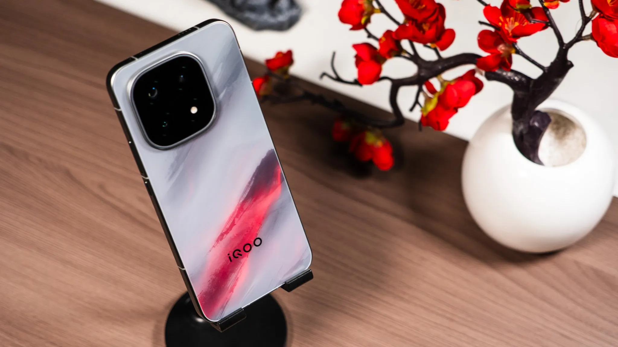 Смартфон iQOO 15