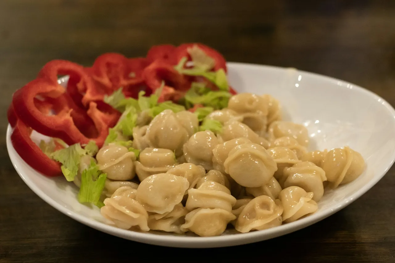 «Всю жизнь варил пельмени неправильно». В соцсетях нашли суперпростой лайфхак для кухни