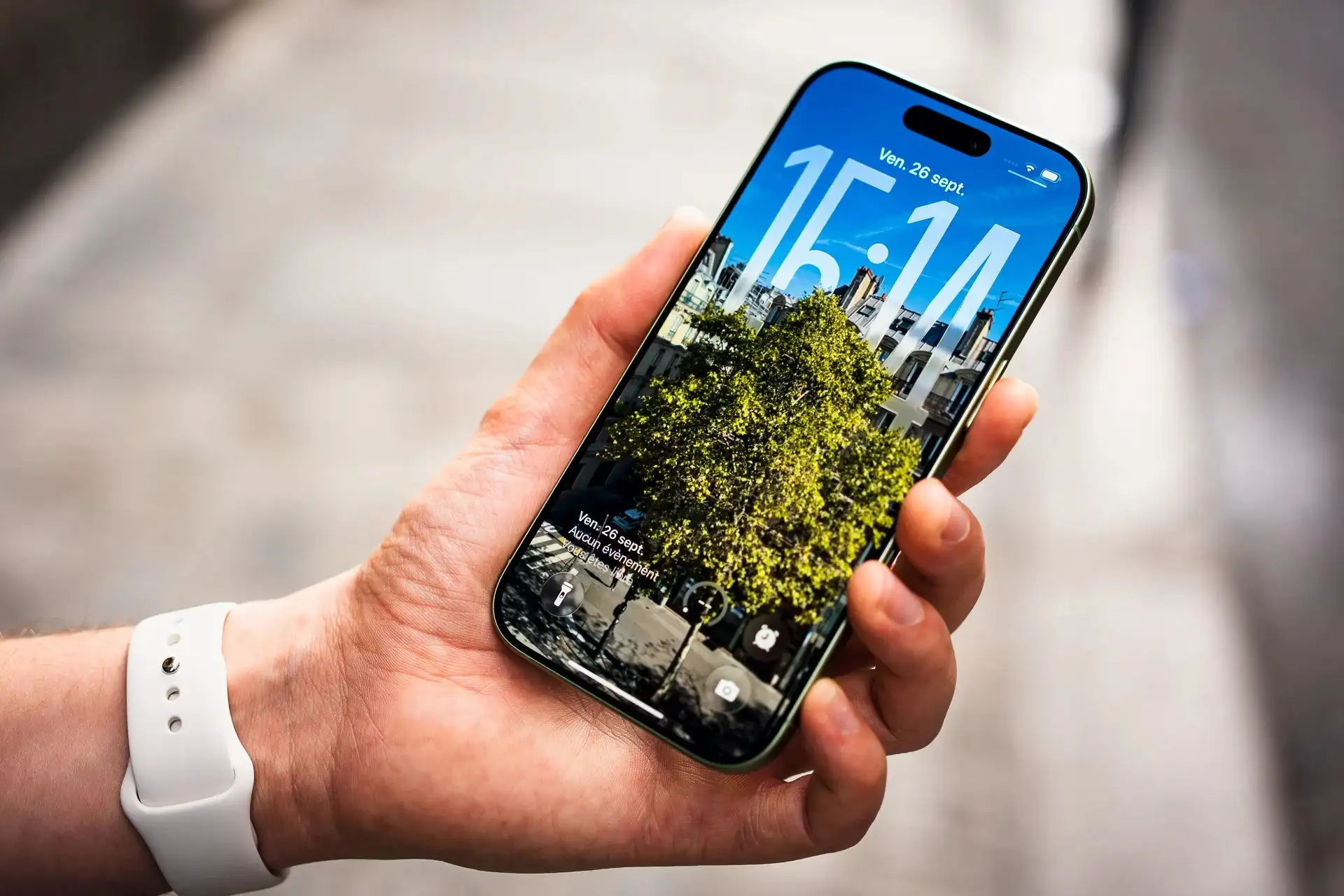 Самое время брать iPhone 17. Бестселлер Apple буквально рухнул в цене 