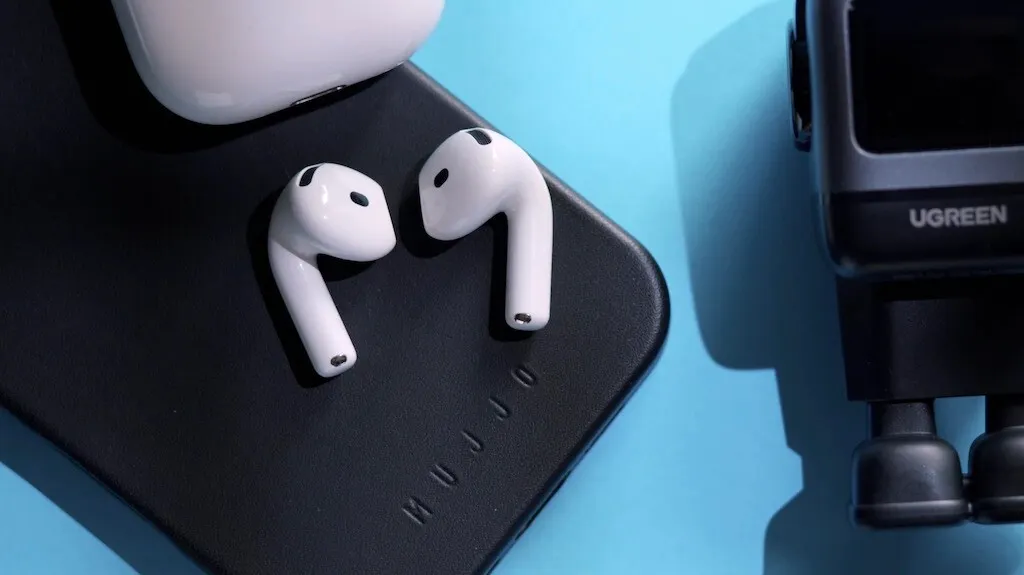 5 наушников-вкладышей, которые стоит брать в 2026 году. От доступных Huawei до хитовых AirPods