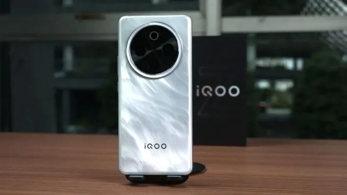 iQOO Z10