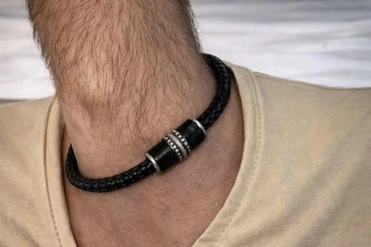 Что на картинке – шея или рука? У загадки из соцсетей уже 90 миллионов просмотров