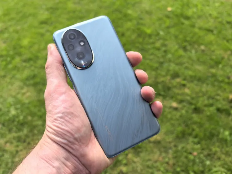 Смартфон Honor 200