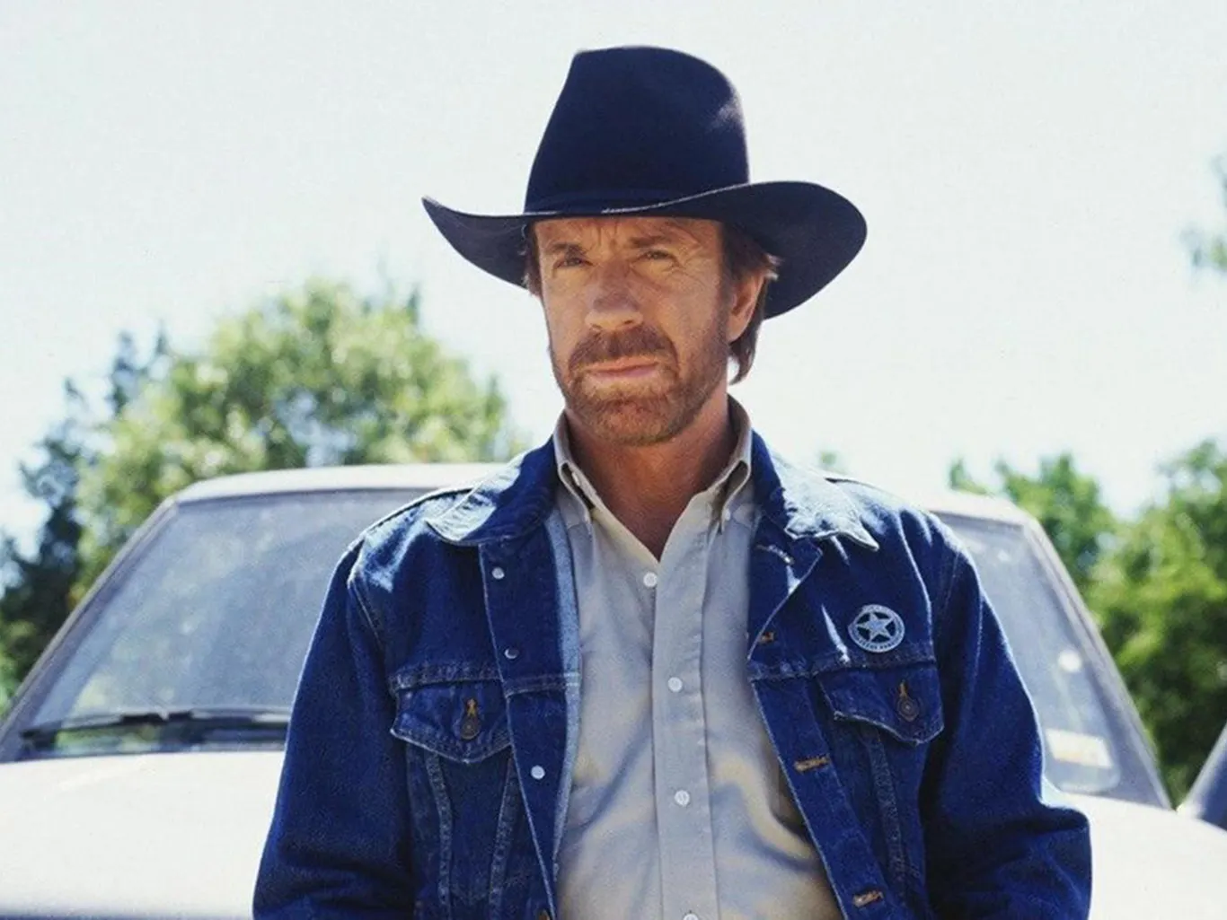 Умер Чак Норрис. Культовый актер, мастер боевых искусств и человек-мем попал в больницу на днях