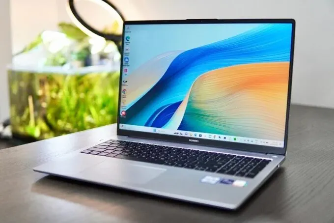 Huawei MateBook D16